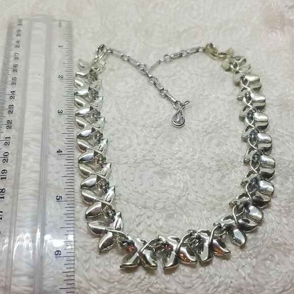 Signed Coro Necklace Multi Three Leaf Links Silver Vintage Necklace - Picture 8 of 11